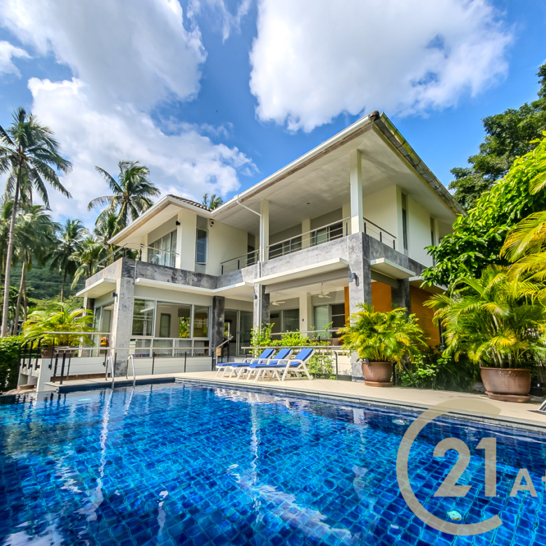 Villa Sur 2 Étages Avec Piscine et 3 Chambres – Maenam, Koh Samui