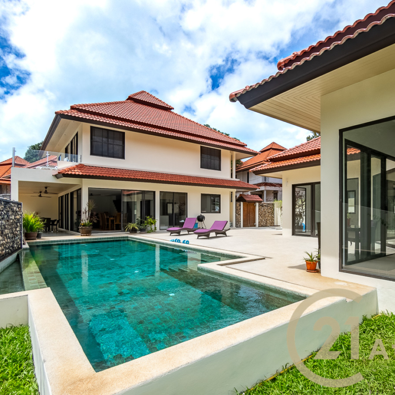 Deux Villas Avec Piscine À Vendre Sur Un Terrain Clôturé – Plai Laem, Koh Samui